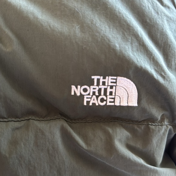 The North Face Women's Forester Down Jacket in Military Olive Green Size S/P - Picture 16 of 16
